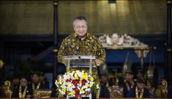 Selamat! Gubernur BI Perry Warjiyo Terima Anugerah Hamengku Buwono IX dari UGM