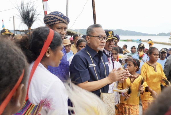Menteri Perdagangan (Mendag) Zulkifli Hasan menghadiri Festival Budaya Berau di Fakfak, Papua Barat. Dok. Kementerian Perdagangan