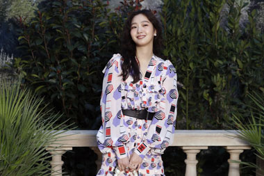 Agensi Bantah Kim Go Eun Kencan dengan Pemain Bola Son Heung Min