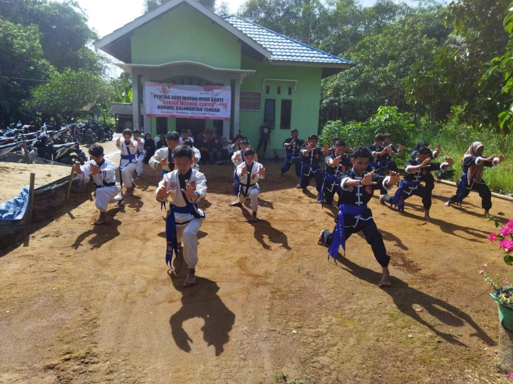 Tarik Minat Masyarakat, Pentas Seni Silat Digelar di Pulang Pisau