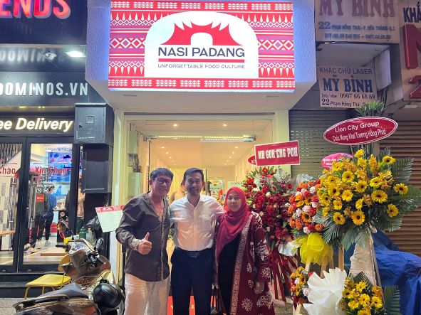 Padang Restaurant in Ho Chi Minh City Promotes Indonesian Cuisine