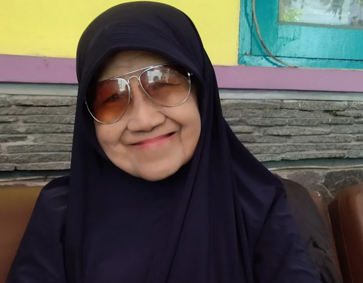 Ibunda Nike Ardilla Meninggal, Dimakamkan di Samping Pusara Sang Anak