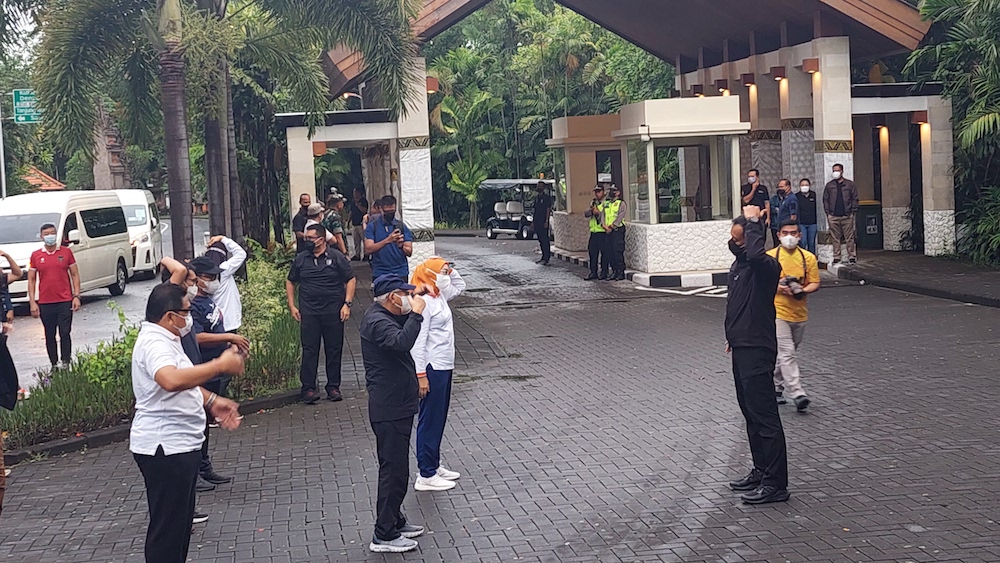 Wapres Maruf Amin melakukan jalan sehat/Medcom.id/Kautsar