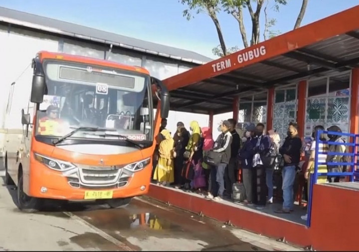 Bus Trans Jateng Pangkas Biaya Transportasi Buruh