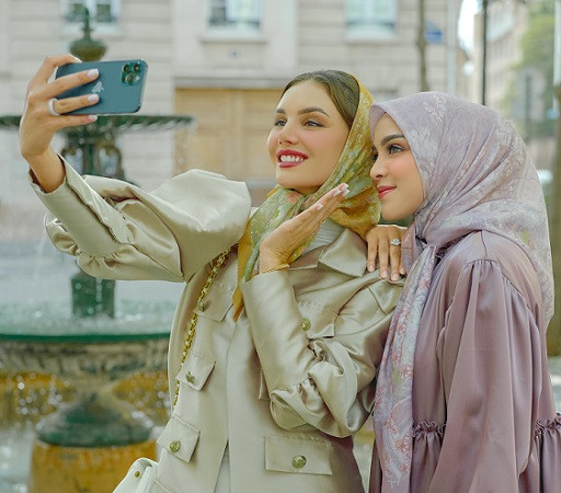 Koleksi scarf The Parisian Series Buttonscarves. (Foto: Dok. Istimewa)