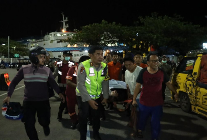 Hendak Masuk Ferry, Mobil Malah Tercebur ke Laut di Pelabuhan Merak