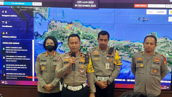 Arus Lalin ke Arah Timur Sempat Padat, 3 Mobil Kecelakaan di Tol MBZ