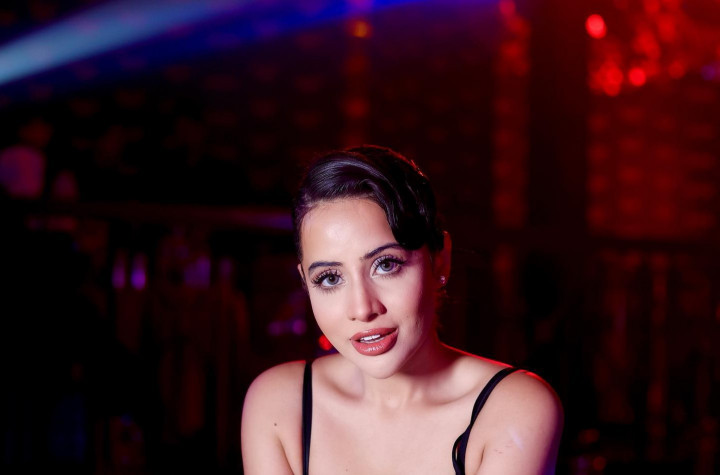 Suka Pamer Foto Nyaris Bugil, Aktris Ini Dihujat Netizen