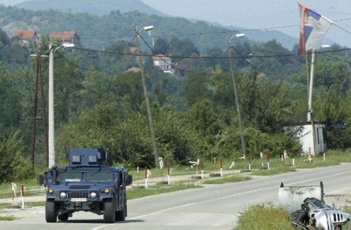 Senjata Api Ditembakkan Dekat Patroli NATO di Wilayah Utara Kosovo