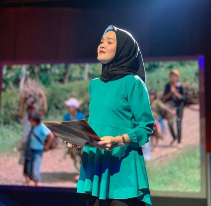 Perhatikan Ekspresi hingga Intonasi, Begini Cara Membawakan Puisi yang Baik