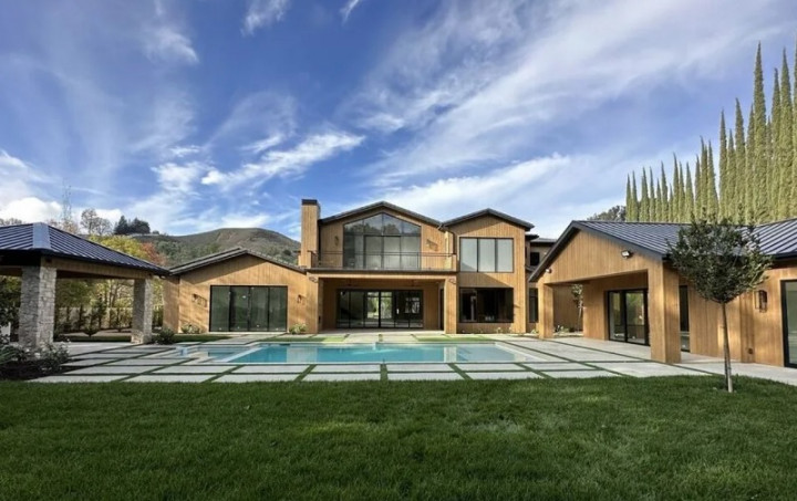 Lama <i>Ngontrak</i>, Nicki Minaj Akhirnya Beli Rumah Rp304 Miliar