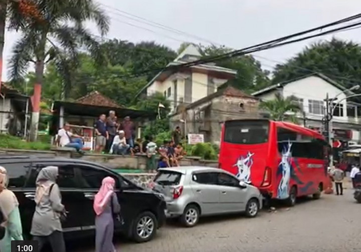 6 Pelajar Tergencet Bus dan Mobil di Gresik, 1 Orang Tewas