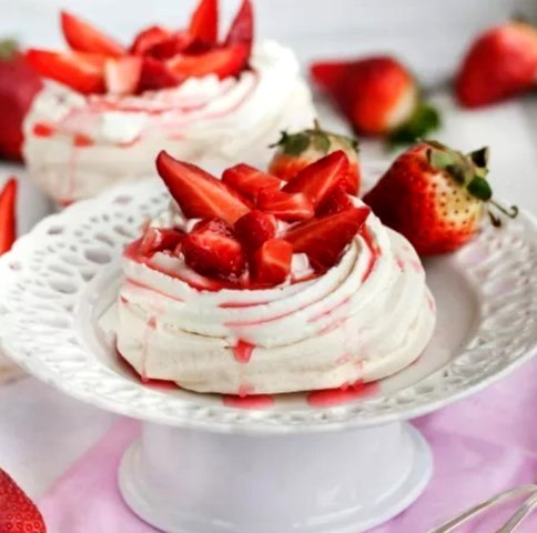 Intip resep pavlova dari Endeus TV di bawah ini. (Foto: Dok. Endeus TV)
