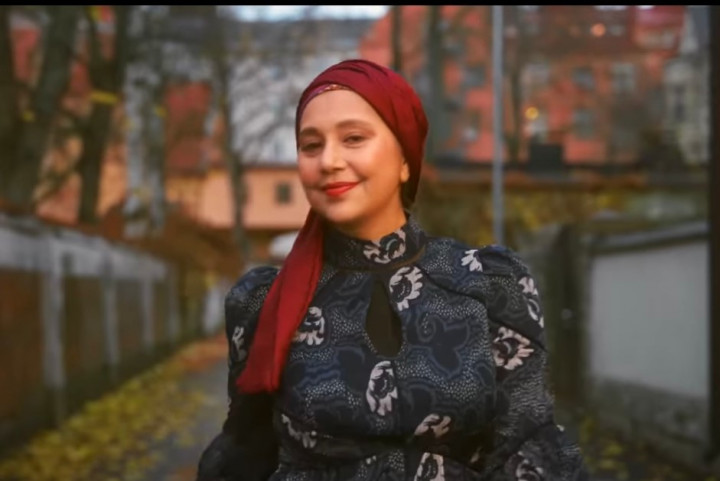 Ayu Azhari Libatkan Sineas dan Musisi Finlandia di Video Musik Terbaru