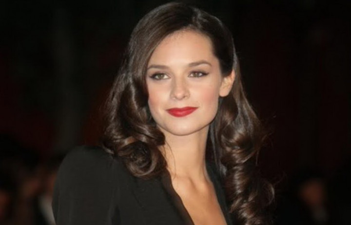 Mengenal Katy Louise Saunders, Wanita Inggris Pacar Baru Song Joong Ki