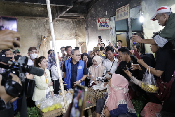 Mendag Pantau Harga Bahan Pokok di Pasar Natar Lampung