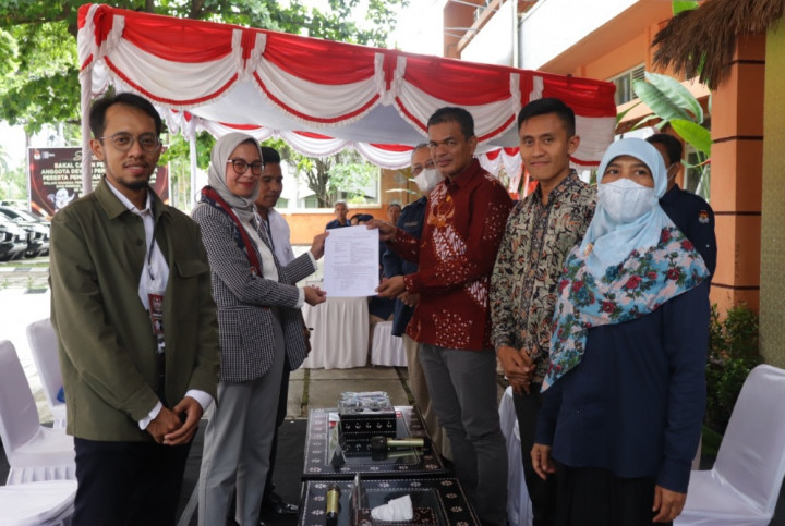 Wakili Milenial, Calon Senator Lulusan Inggris Berusia 29 Tahun Mendaftar ke KPU NTB