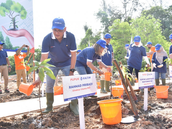 Dorong Dekarbonisasi, Pupuk Kaltim Targetkan Tanam Ribuan Pohon