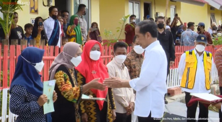 Presiden Resmikan Huntap Pascabencana Siklon Seroja