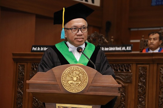 Buat Terobosan di Bidang Rekayasa Jaringan, Ferdiansyah Dikukuhkan Sebagai Guru Besar Unair
