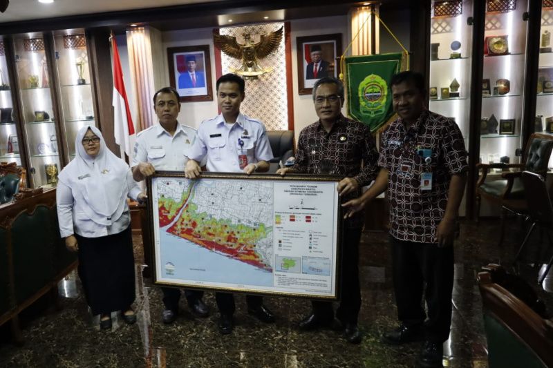 BMKG Yogyakarta Serahkan Peta Potensi Tsunami ke Pemkab Bantul