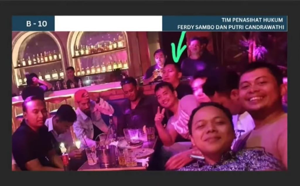Brigadir J tengah di kelab malam. Foto: istimewa
