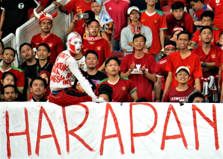 Siap-siap Diciduk, Polisi Kejar Oknum Suporter yang Lempar Bus Timnas Thailand