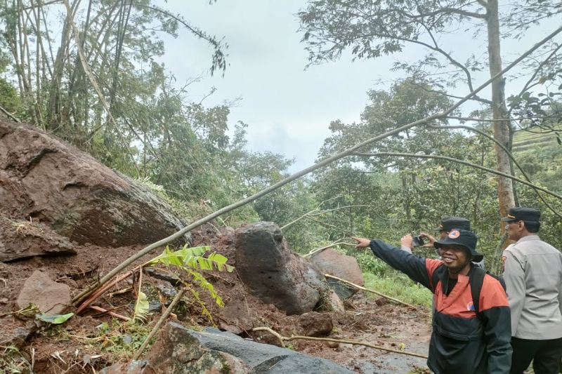 9 Rumah Warga di Kudus Terdampak Longsor dari Tebing Setinggi 30 Meter