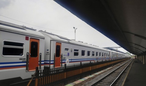 Semarang Banjir, ?Perjalanan Kereta Api Jarak Jauh Dialihkan
