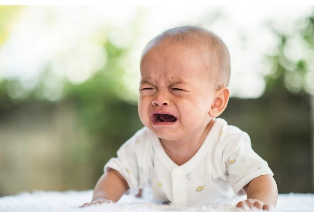 Ada Benjolan di Lipatan Paha atau Kantung Kemaluan Si Kecil? Waspada Hernia