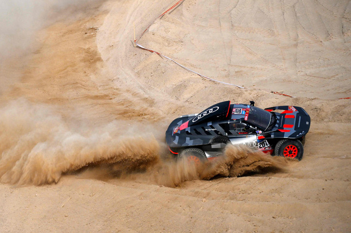 Reli Dakar: Sainz Menangi Etape Pertama Dakar