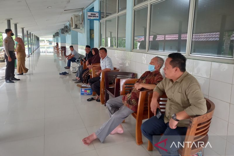 Terkena Petasan, Wakil Bupati Kaur membaik Usai Operasi