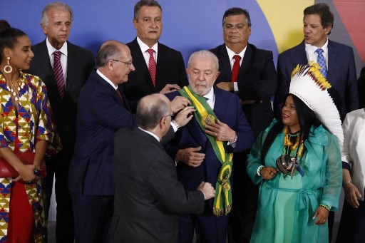 Lula Dilantik sebagai Presiden Brasil, Bolsonaro Kabur ke Florida