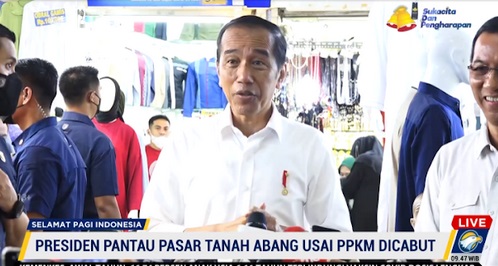 Jokowi Pantau Pasar Tanah Abang usai Cabut PPKM