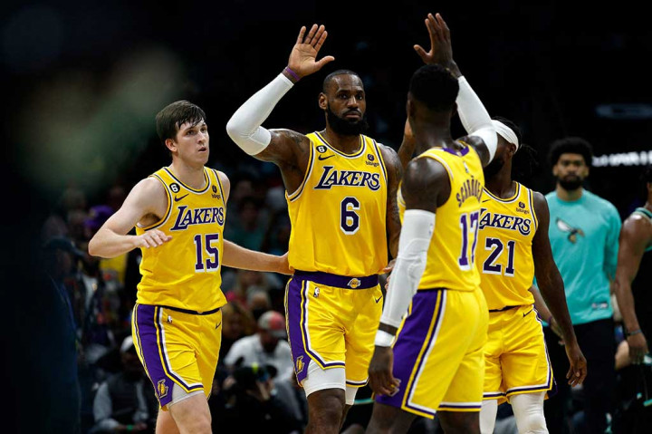 NBA: Lakers Tekuk Hornets, LeBron James Borong 43 Poin