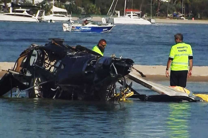 Dua Helikopter Bertabrakan di Udara, Empat Orang Tewas