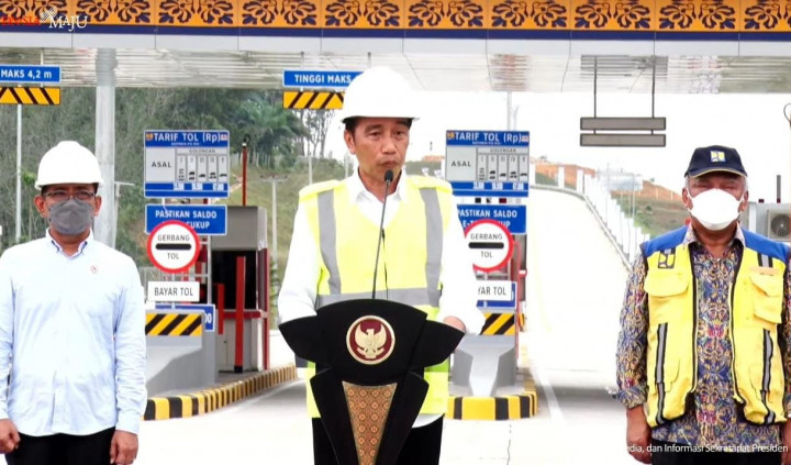 Resmikan Tol Pekanbaru-Bangkiang, Presiden Berharap Tingkatkan Daya Saing Kawasan