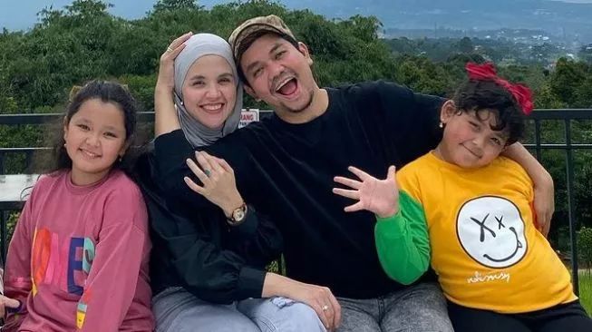 Kondisi Terkini Indra Bekti Bikin Istri Terkejut