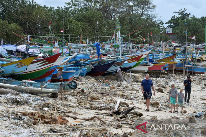 Gelombang Tinggi Diprakirakan Menerjang Bali pada 5-7 Januari