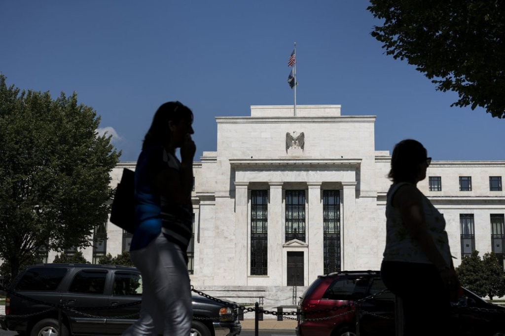 Gedung The Fed. FOTO: AFP/Brendan Smialowski.