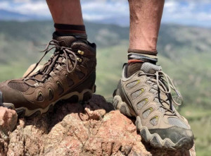Ingin Mendaki Gunung dengan Nyaman, Ini Tips Memilih Sepatu yang Tepat