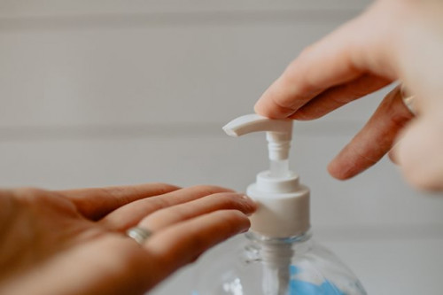  Antis gandeng Pertamina Retail fasilitasi hand sanitizer gratis di SPBU Pertamina. (Foto: Ilustrasi/Dok. Unsplash.com)