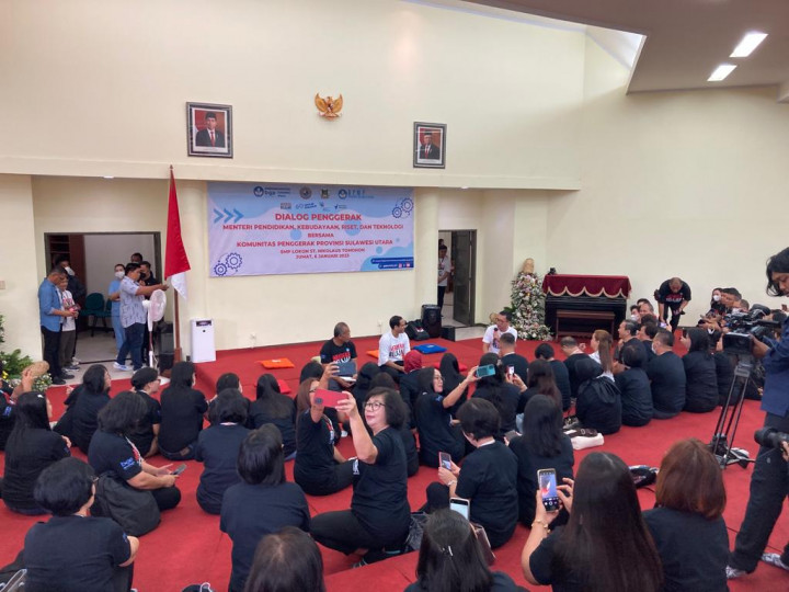 Keras! DAU Tak Akan Keluar ke Daerah Sampai Guru Honorer Diangkat Jadi PPPK