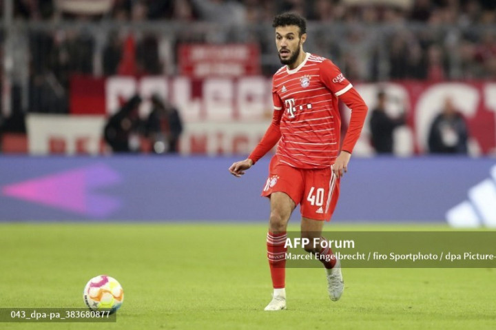 Bek Bayern Muenchen Alami Masalah Jantung