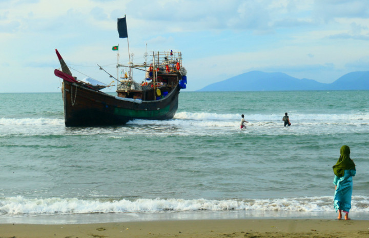 184 Imigran Rohingya Terdampar di Pantai Kuala Gigeng Lamnga Aceh Besar