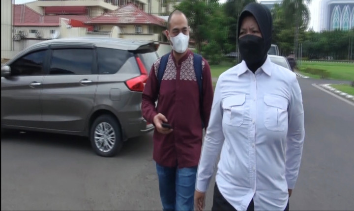 Dilaporkan Kasus KDRT, Suami Venna Melinda Datangi Polda Jatim