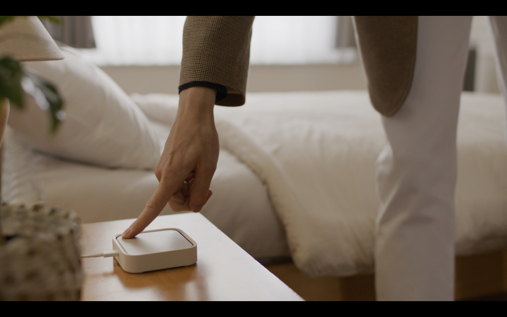 Samsung SmartThings Station.