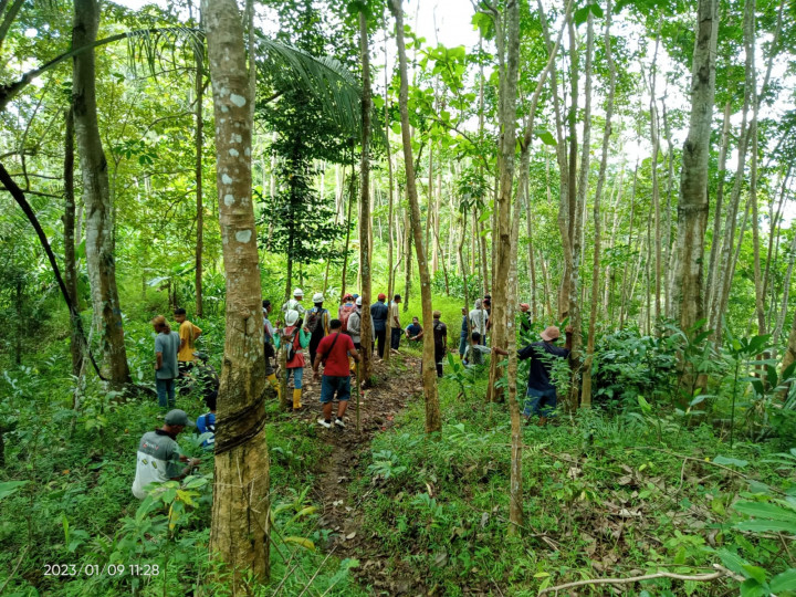 BBWS bersama Warga Ukur Jarak Aman Penambangan di Desa Wadas