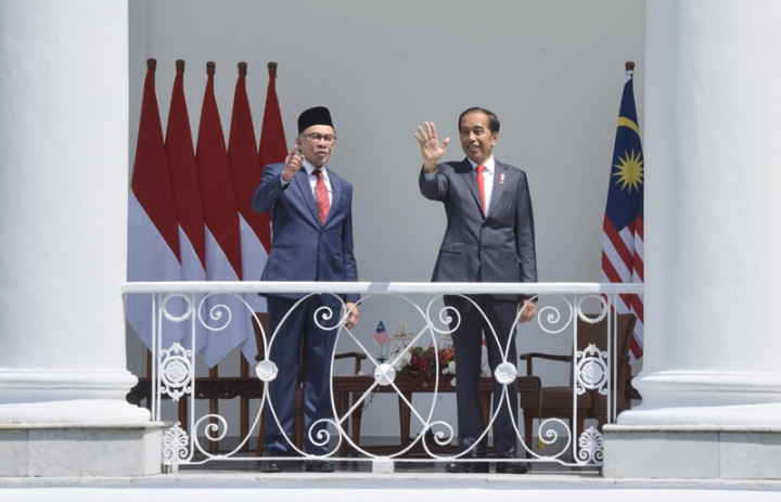Anwar Ibrahim Undang Jokowi ke Malaysia Rampungkan Kerja Sama Bilateral