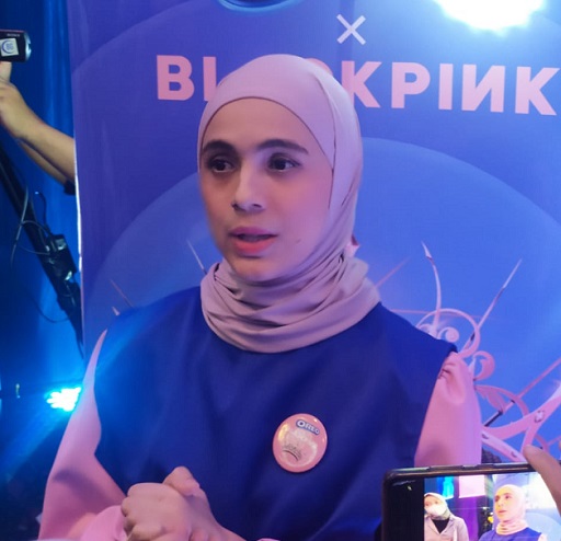 Curhat Nycta Gina Nikmati Camilan Sore Bersama Keluarga